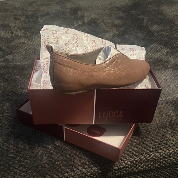 lucca lane Shoes - Lucca Women's Tan Bayla Flats